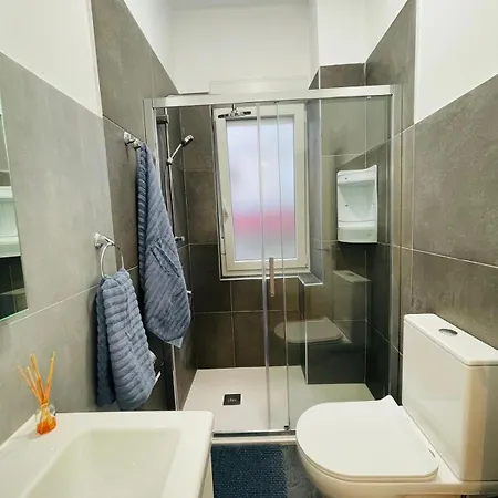 Reformado En El Centro De 4 Personas Apartment
